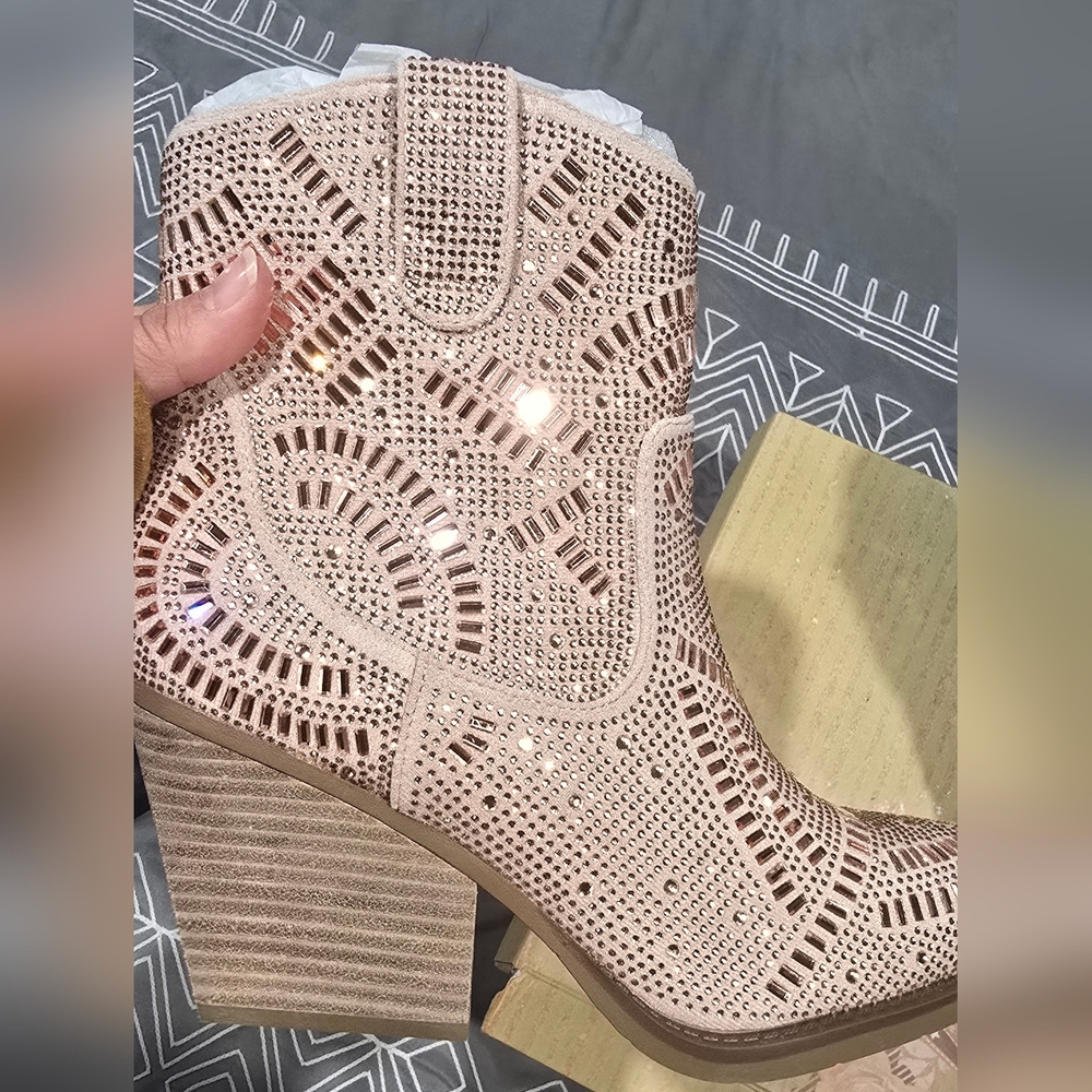 Very G Maze Rose Gold Rhinestone Boots Size 9.5 - Picture 2 of 7
